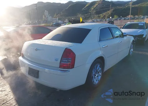 2006 Chrysler 300C z USA, uszkodzony, nr VIN 2C3KA63HX6H356944